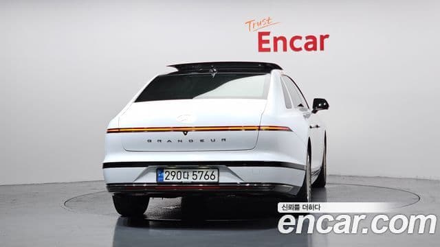 Hyundai Grandeur Hybrid (GN7) 4