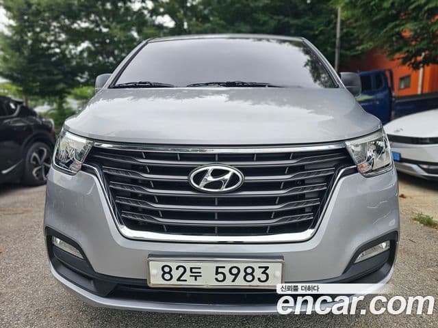Hyundai The New Grand Starex