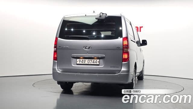 Hyundai Grand Starex 4