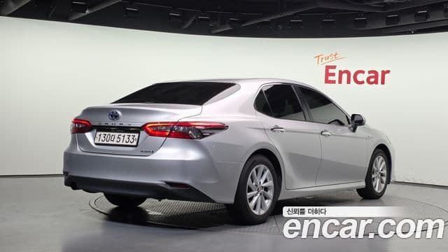Toyota Camry (XV70) 2