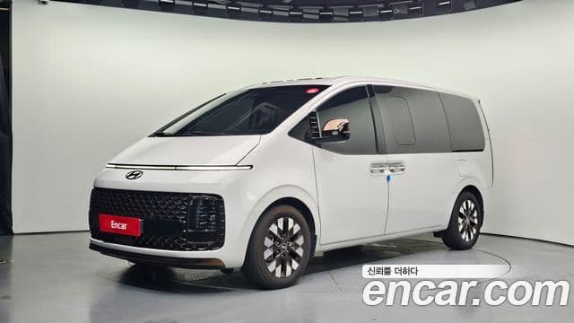 Hyundai Staria