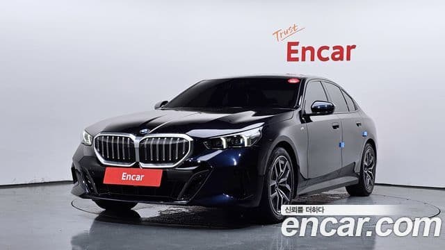 BMW 5 Series (G60)