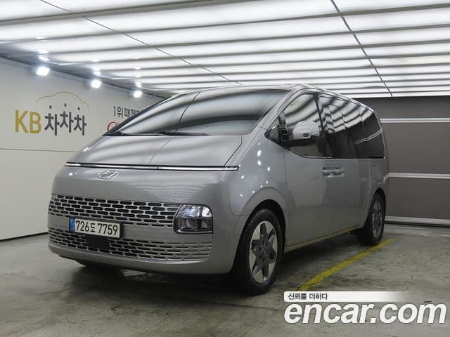 Hyundai Staria 1