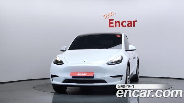 Tesla Model Y 3