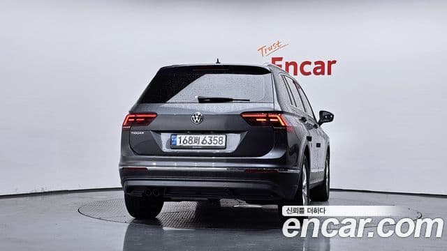 Volkswagen Tiguan 2nd Gen 4