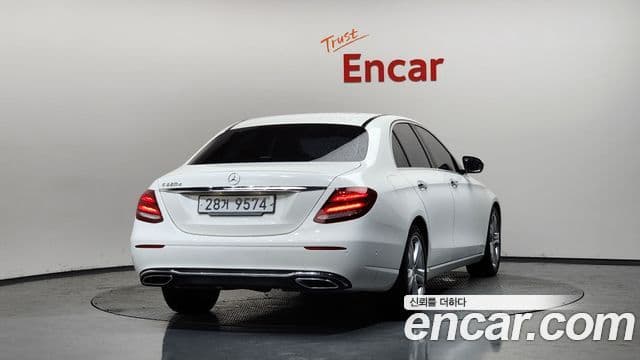 Mercedes-Benz E-Class W213 4