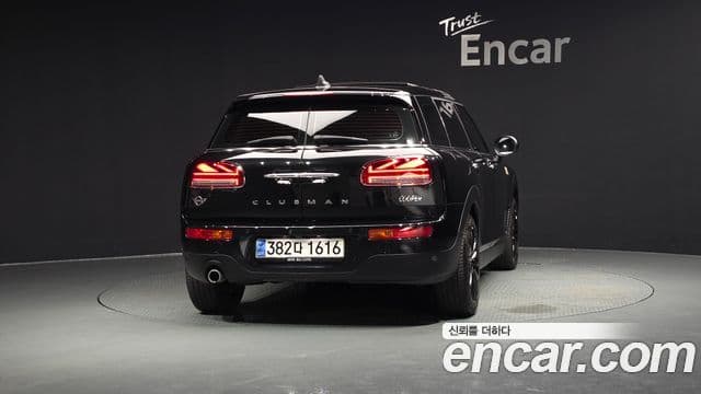 MINI Cooper Clubman 4