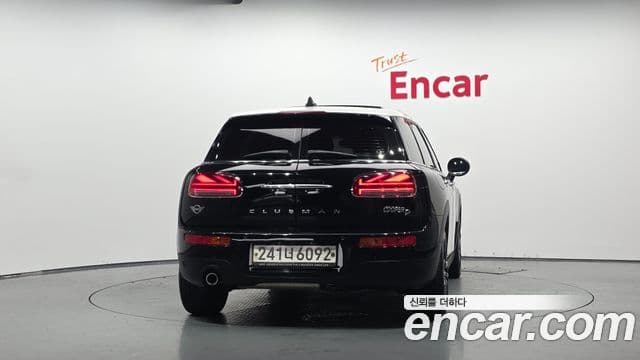 MINI Cooper D Clubman 4