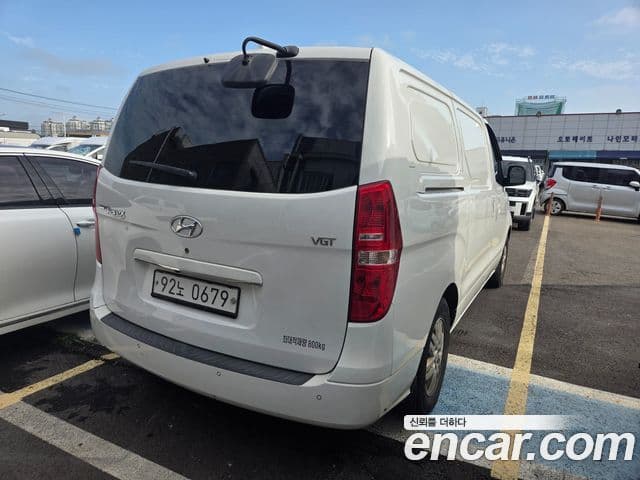 Hyundai The New Grand Starex 4