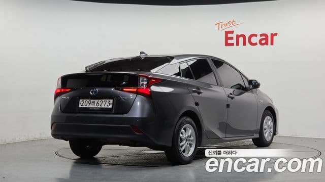 Toyota Prius 4th Gen 2