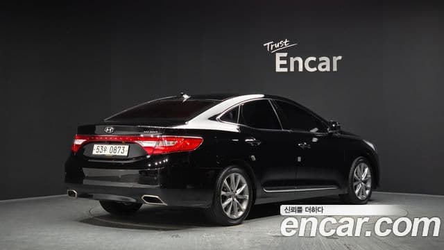 Hyundai Grandeur HG 2