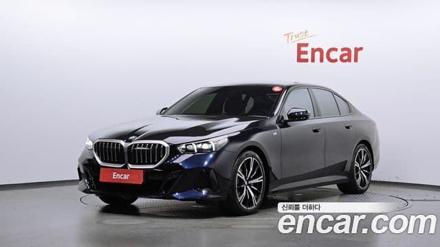 BMW 5 Series (G60)