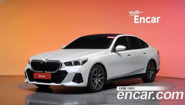 BMW 5 Series (G60)