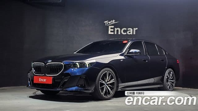 BMW 5 Series (G60)