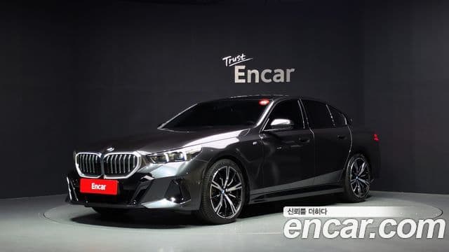 BMW 5 Series (G60)