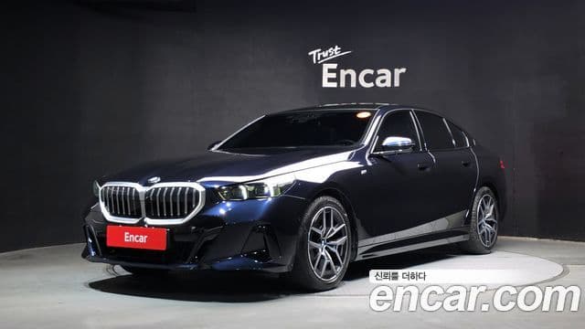 BMW 5 Series (G60)