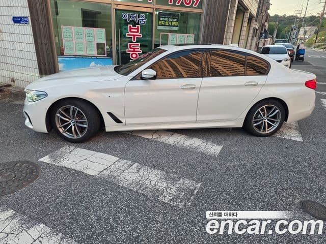 BMW 5 Series (G30)